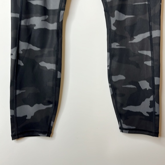 Athleta Womens Camo Contender 7/8 Tight Leggings S SMALL - Picture 4 of 9